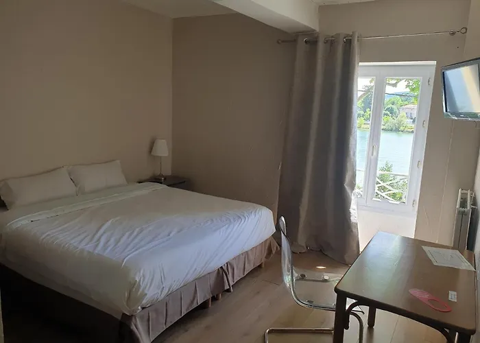 Hotel O Petit Neuville-sur-Saône