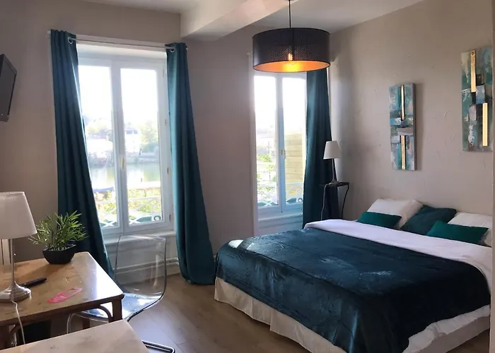Hotel O Petit Neuville-sur-Saône