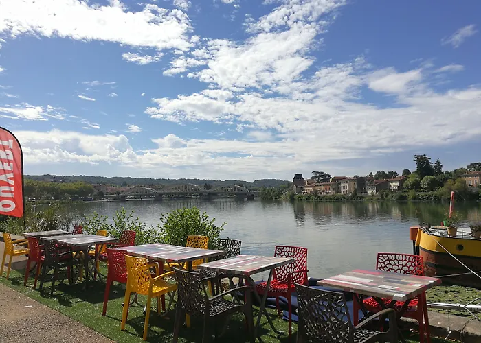 O Petit Hotel Neuville-sur-Saône