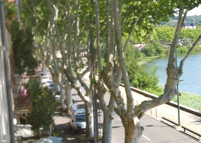 O Petit Neuville-sur-Saône