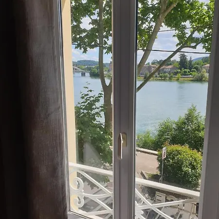 O Petit Neuville-sur-Saône
