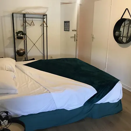 O Petit Hotel Neuville-sur-Saone