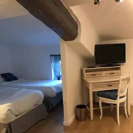 O Petit 3* Neuville-sur-Saône
