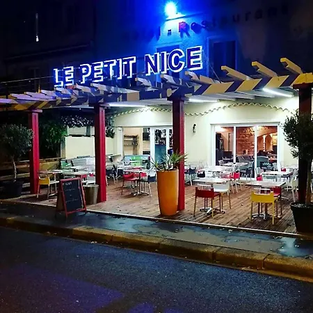 O Petit 3* Neuville-sur-Saône