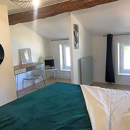 O Petit 3* Neuville-sur-Saône