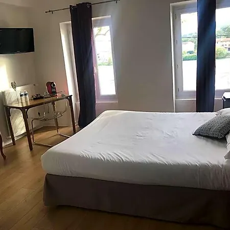 O Petit 3* Neuville-sur-Saône
