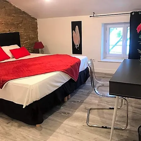 O Petit 3* Neuville-sur-Saône