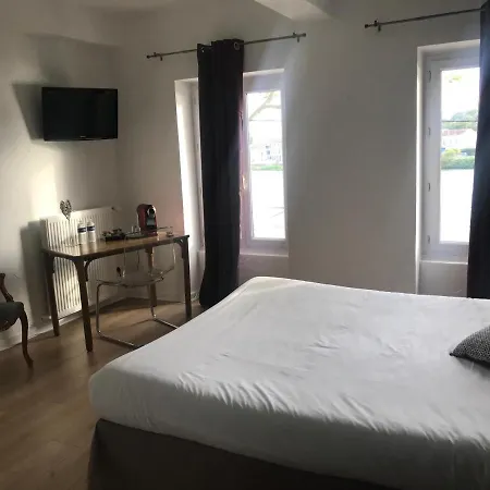 Hotel O Petit 3*